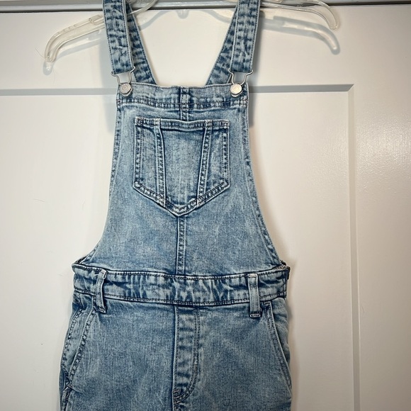 Old Navy Classic Blue Denim Overalls straight leg size 2. - Picture 3 of 13